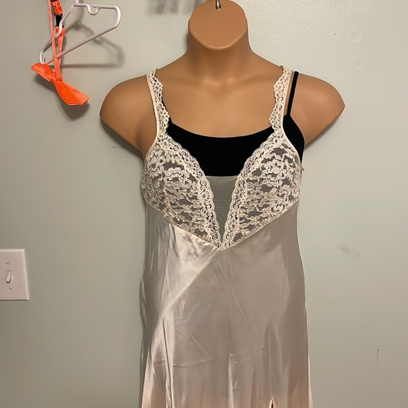 VINTAGE VICTORIA SECRET Sexy, lacey, mesh, long, split, nightgown- GOLD LABEL - Picture 2 of 14